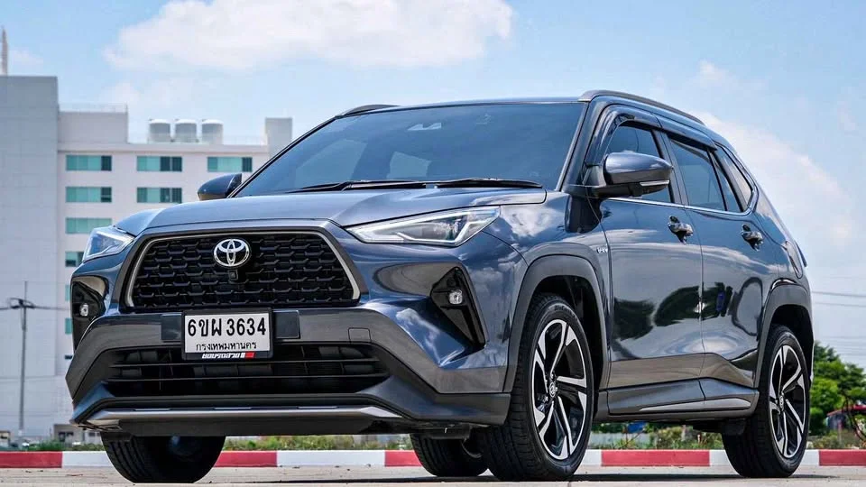 2025 Toyota Yaris Cross AC200 3