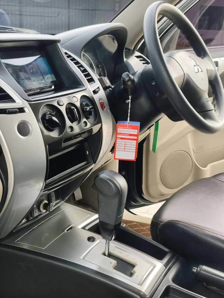 2012 Mitsubishi Pajero Sport II 2