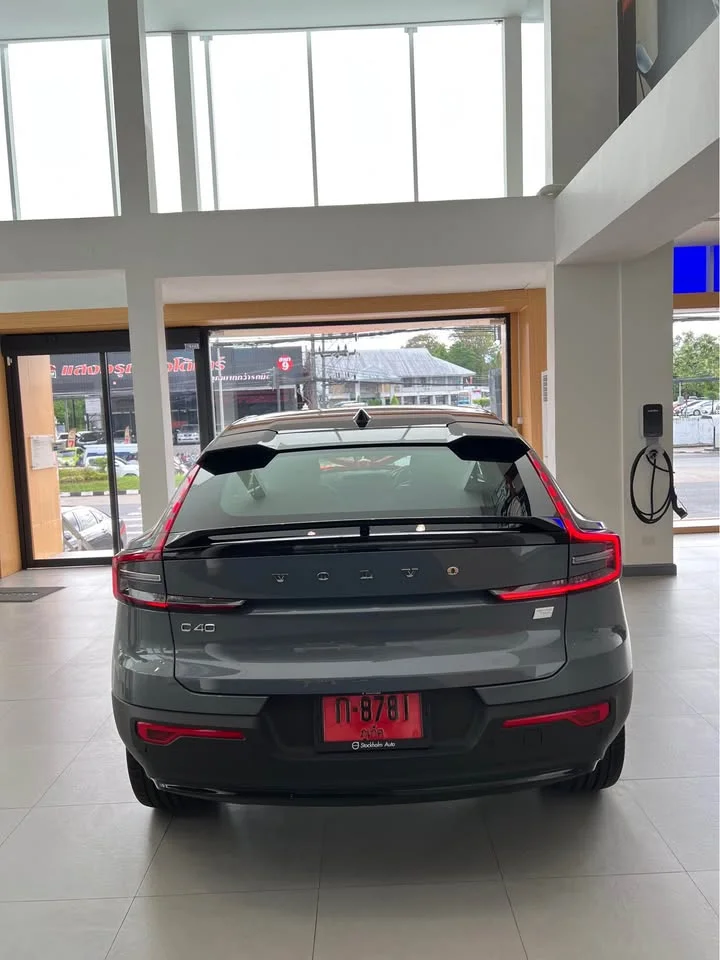 2024 Volvo XC40 2