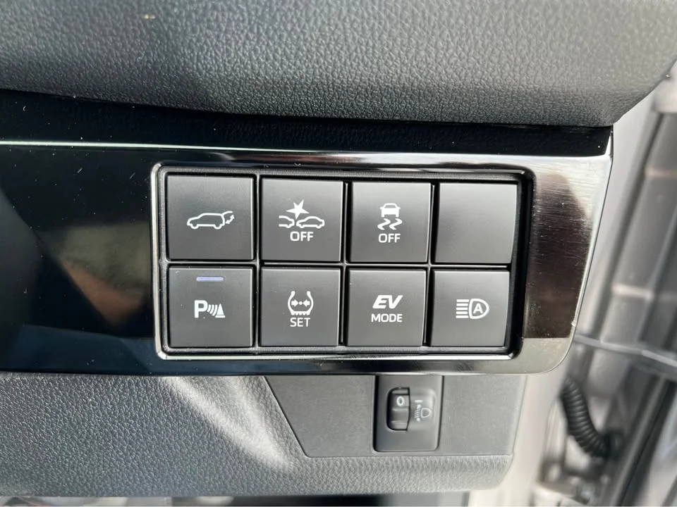 2024 Toyota Yaris Cross AC200 3
