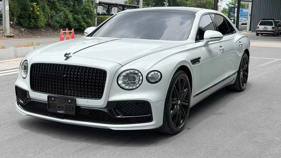 2023 Bentley Flying Spur III 2