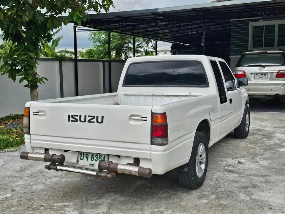 1992 Isuzu TFR III 2