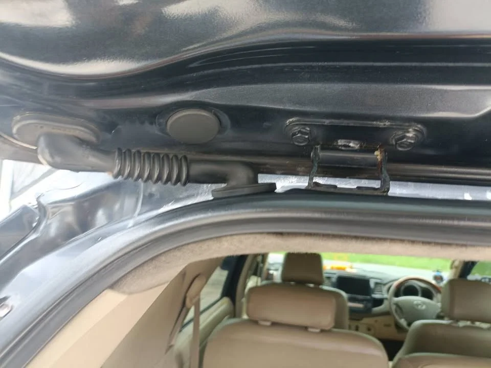 2005 Toyota Fortuner I 3