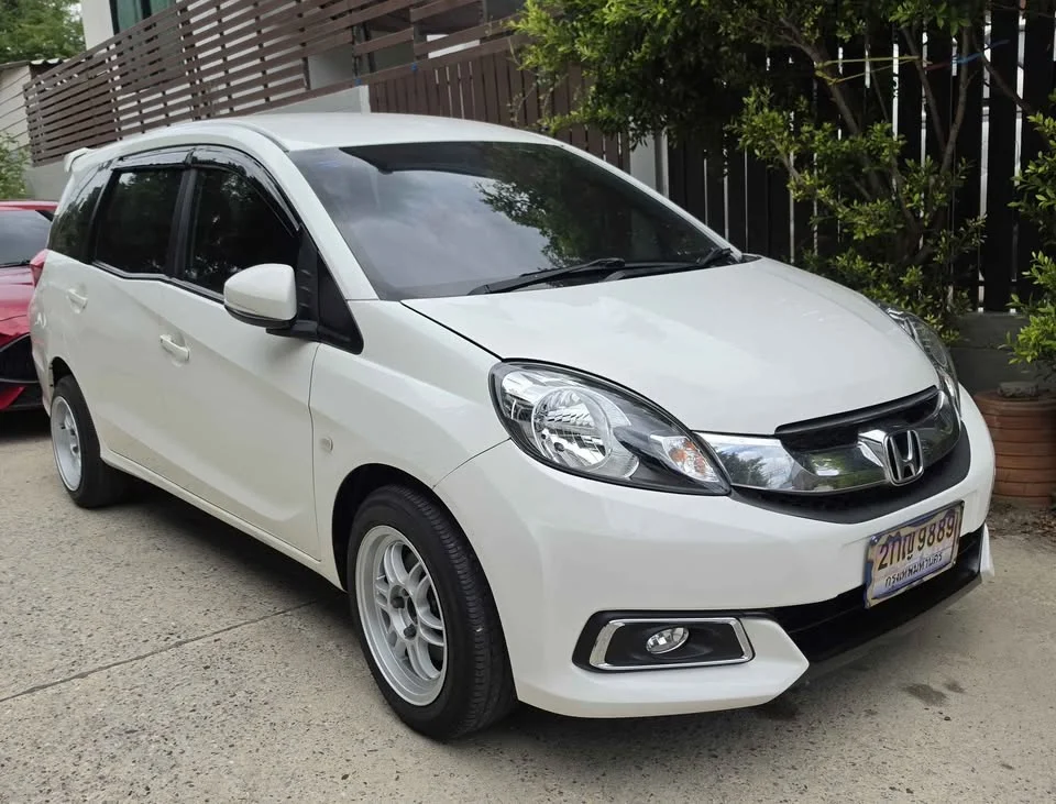 2015 Honda Mobilio II 2