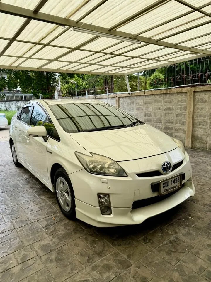 2013 Toyota Prius III 3