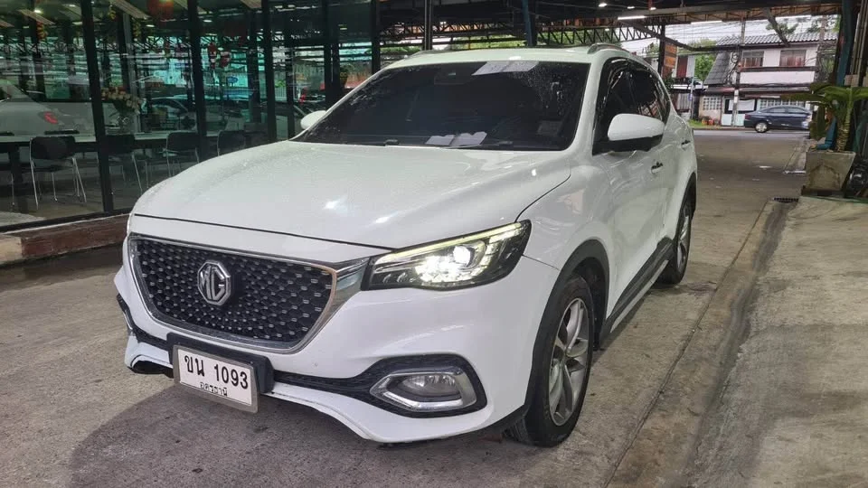 2021 MG HS 3