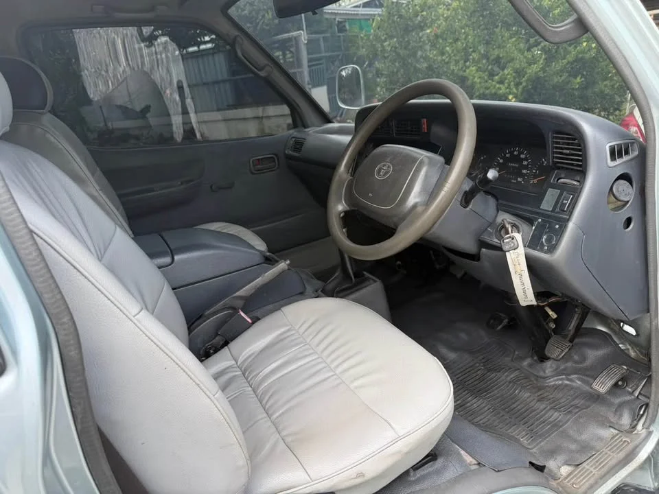 2000 Toyota Commuter IV (H100) 3