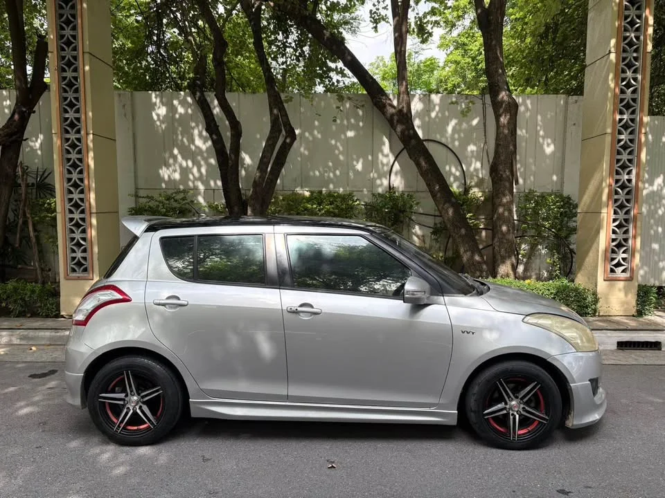 2012 Suzuki Swift II 2