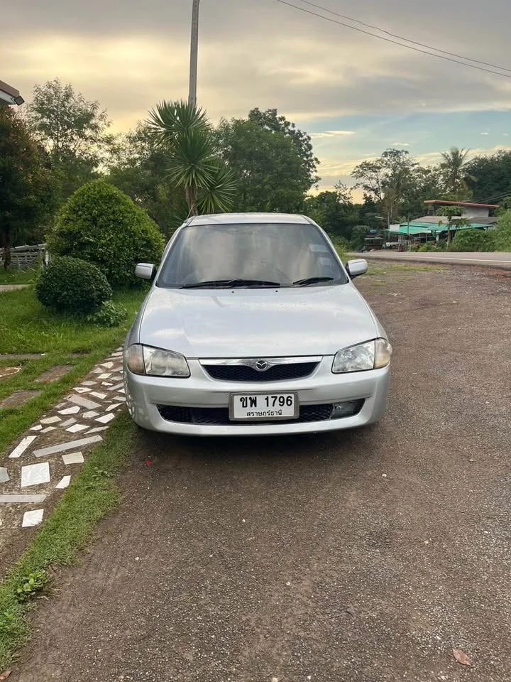 2000 Mazda 323 VIII 3