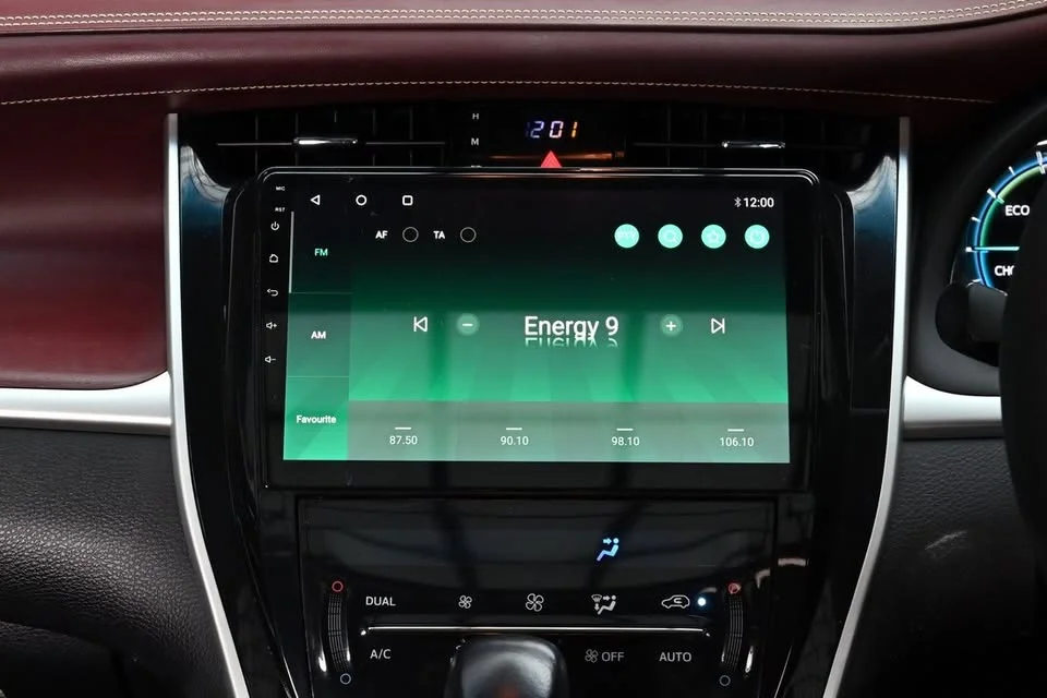 2014 Toyota Harrier III 2