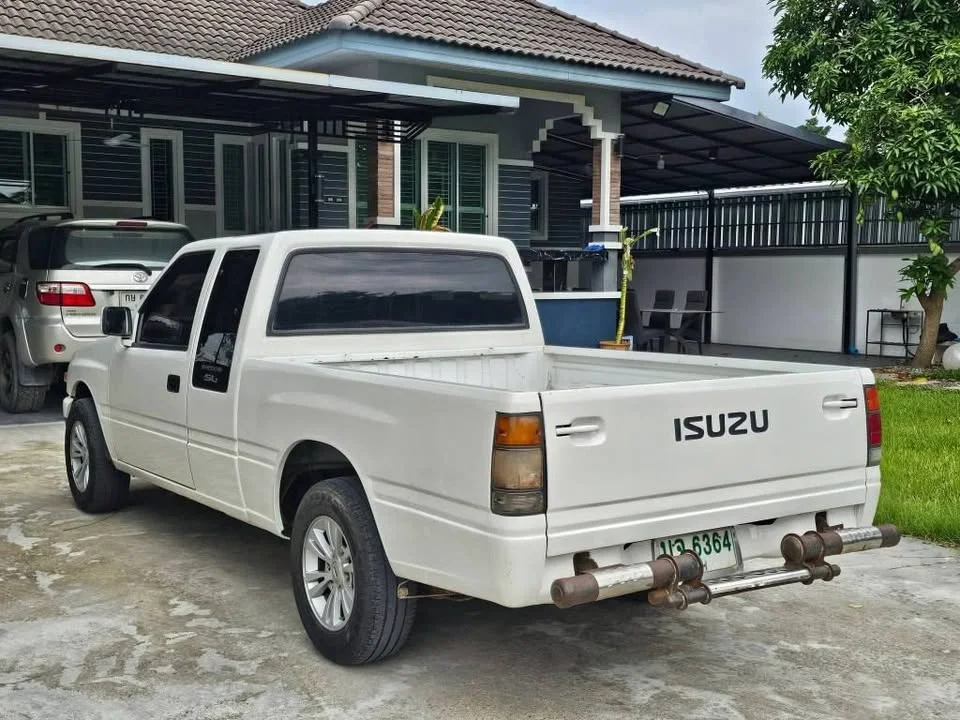 1992 Isuzu TFR III 2