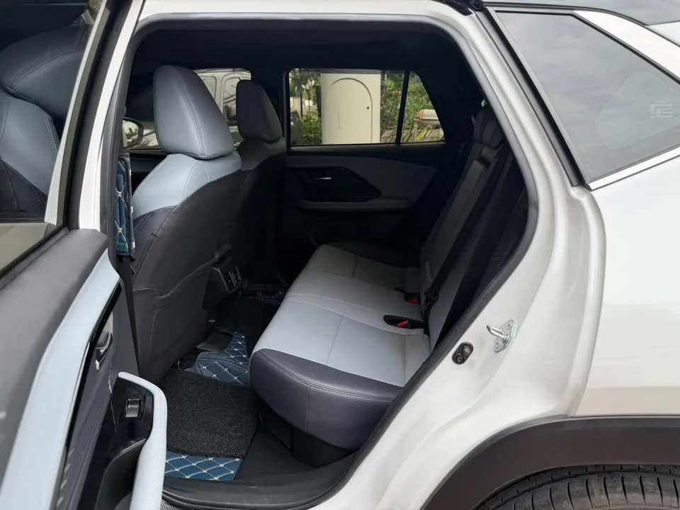 2023 Toyota Yaris Cross AC200 2