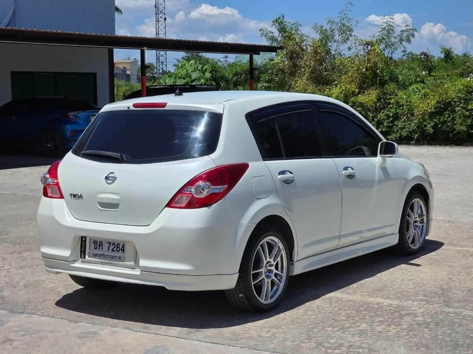 2010 Nissan Tiida I (C11) 3
