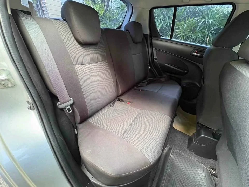 2012 Suzuki Swift II 2