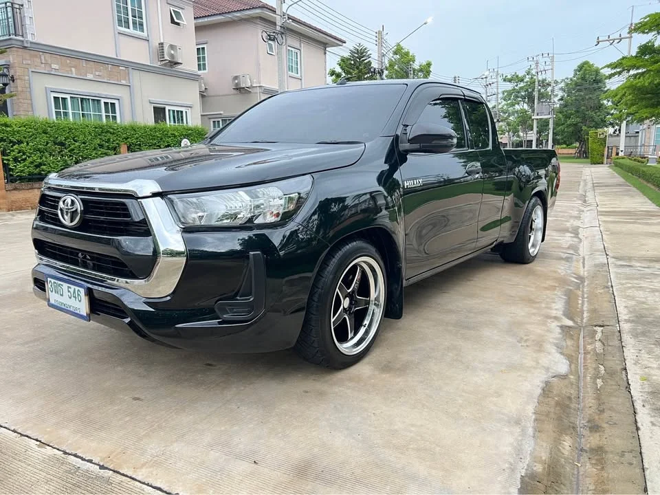 2021 Toyota Hilux VIII 2