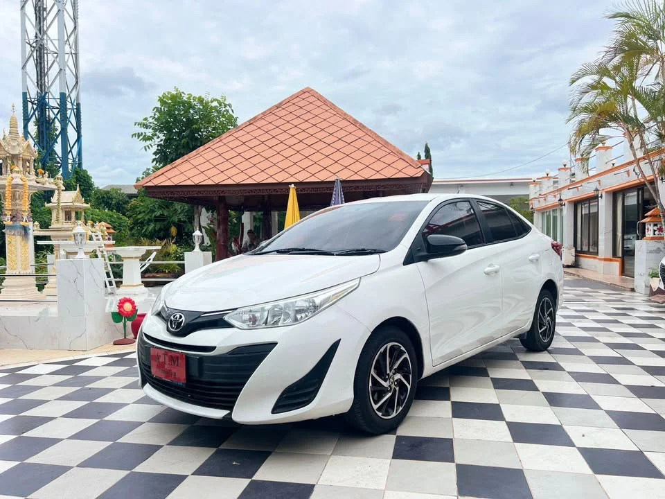 2020 Toyota Yaris ATIV III 3