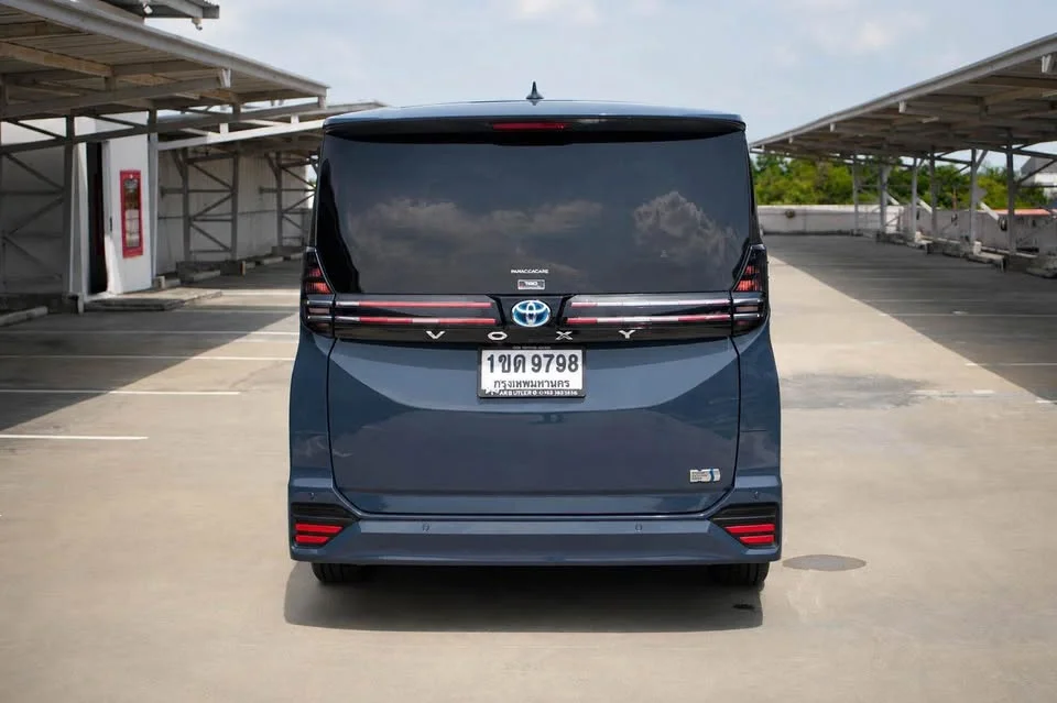2022 Toyota Voxy IV 3
