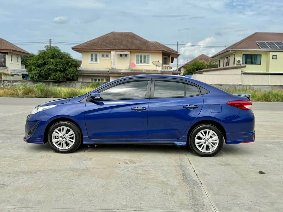 2019 Toyota Yaris ATIV III 3