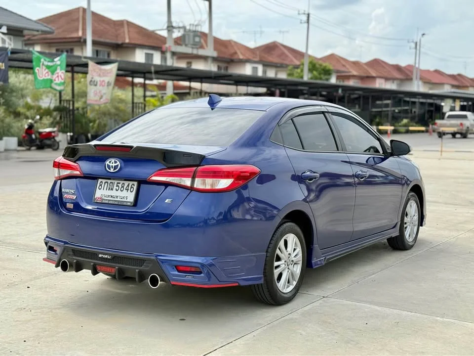 2019 Toyota Yaris ATIV III 2
