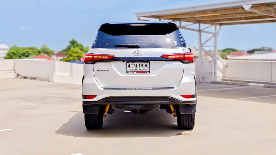 2023 Toyota Fortuner II 3