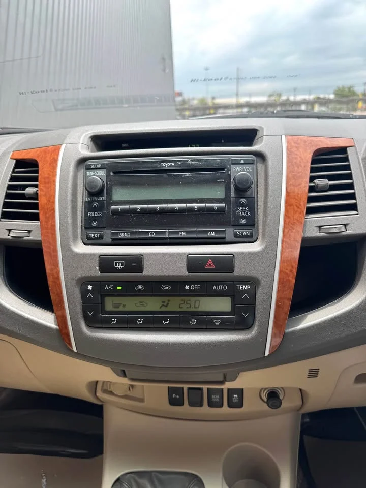 2010 Toyota Fortuner I 2