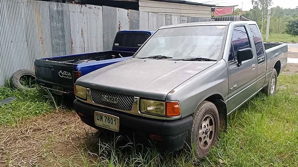 1990 Isuzu TFR III 3