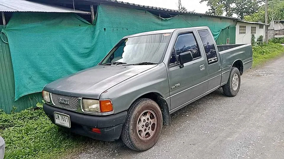 1990 Isuzu TFR III 2