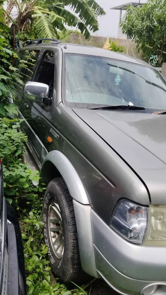 2004 Ford Everest I 2