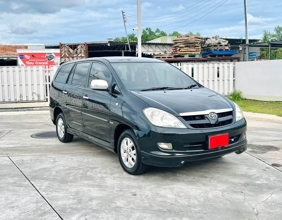 2004 Toyota Innova I 3