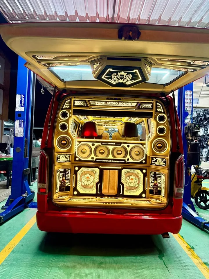 2011 Toyota HiAce V (H200) 2