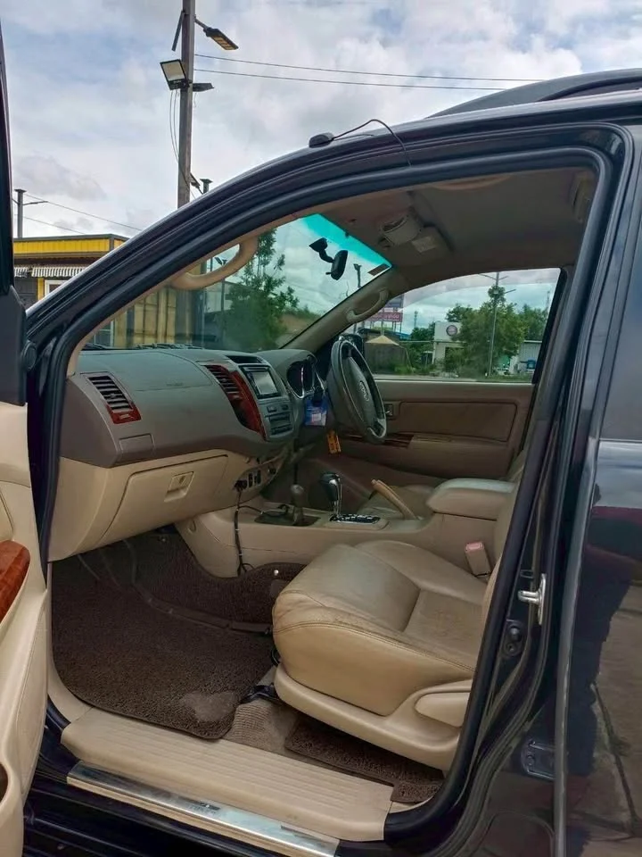 2005 Toyota Fortuner I 2