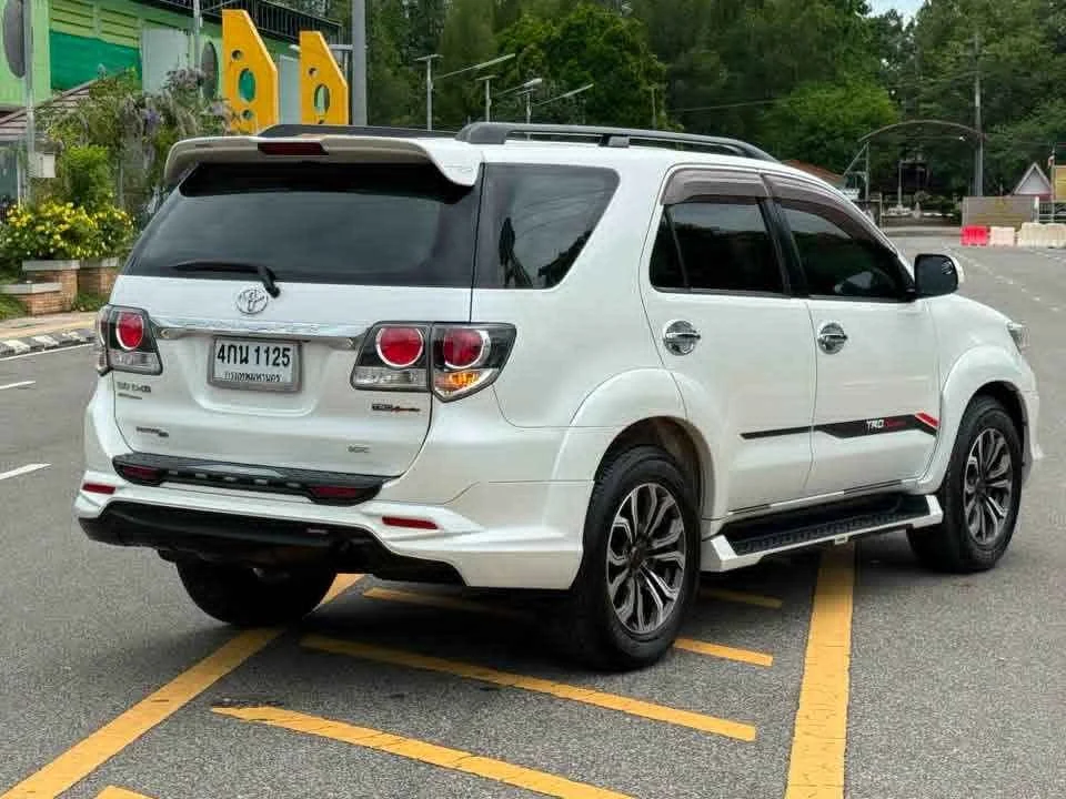 2014 Toyota Fortuner I 3