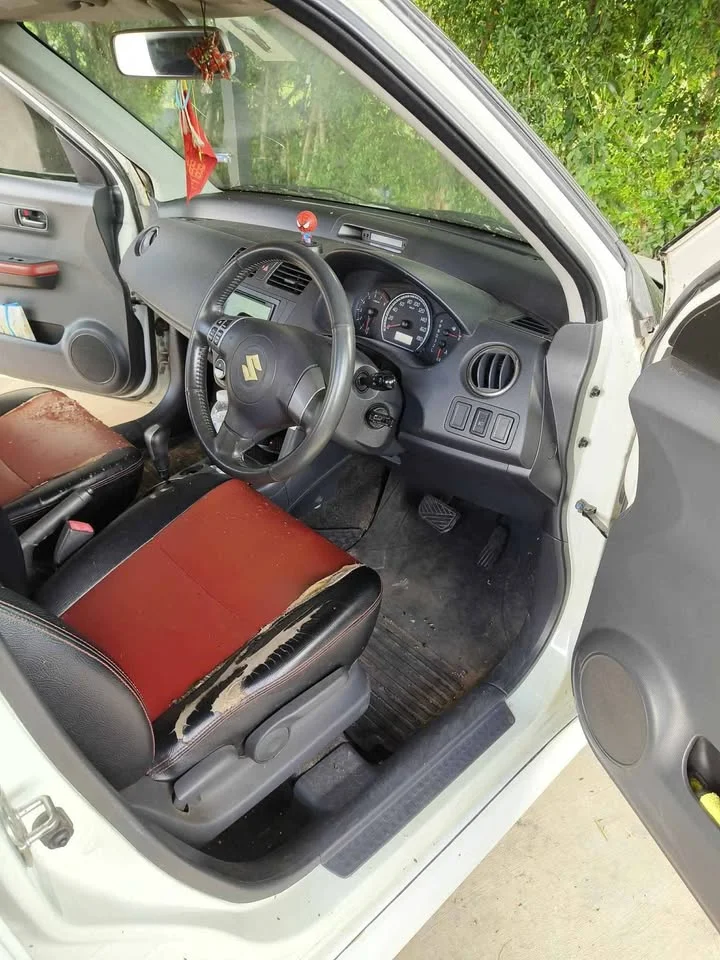 2011 Suzuki Swift I 2