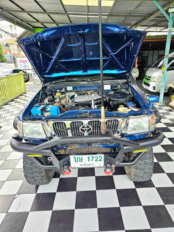 2004 Toyota Hilux Tiger VI 2