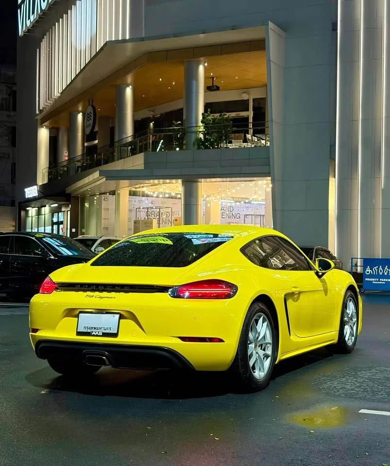 2018 Porsche 718 Boxster and Cayman IV 3