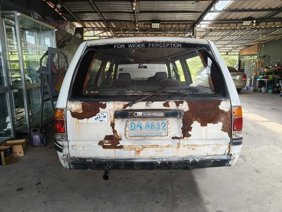 1990 Isuzu TFR III 2
