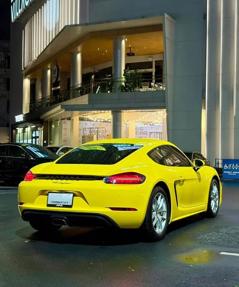 2018 Porsche 718 Boxster and Cayman IV 3