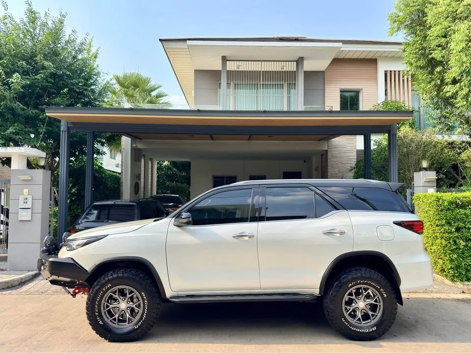 2019 Toyota Fortuner II 2