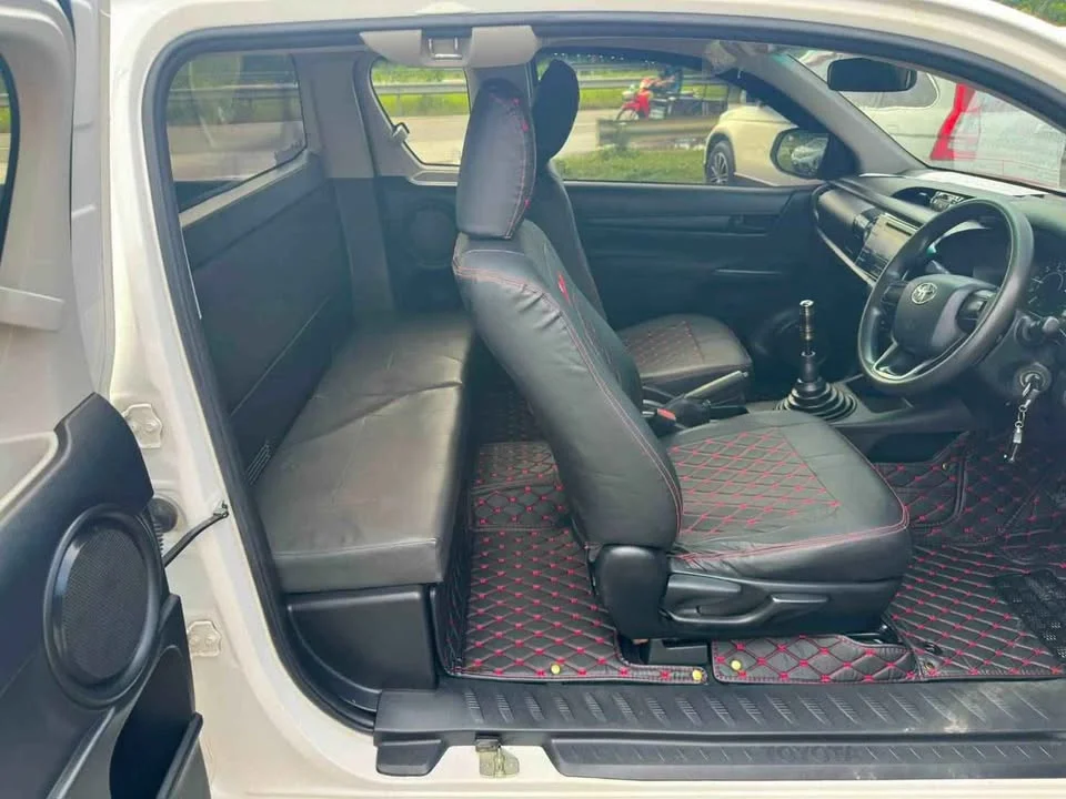 2018 Toyota Hilux VIII 2