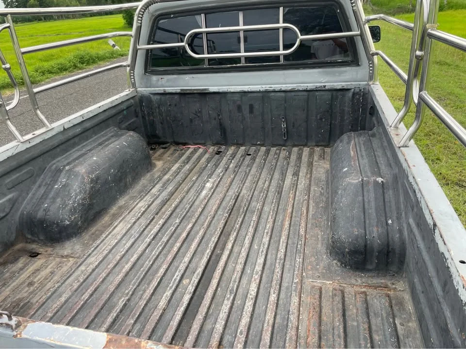 1994 Isuzu TFR III 2