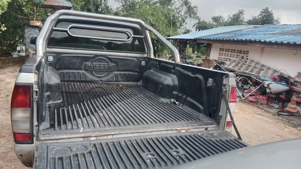 2004 Nissan Frontier I 2