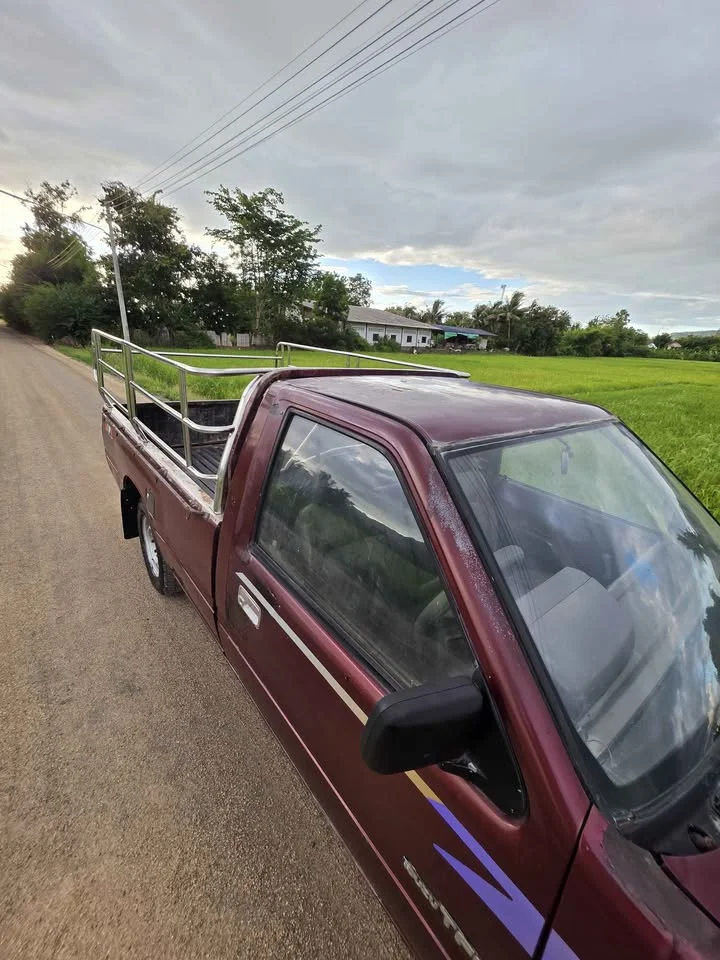 1991 Isuzu TFR III 3