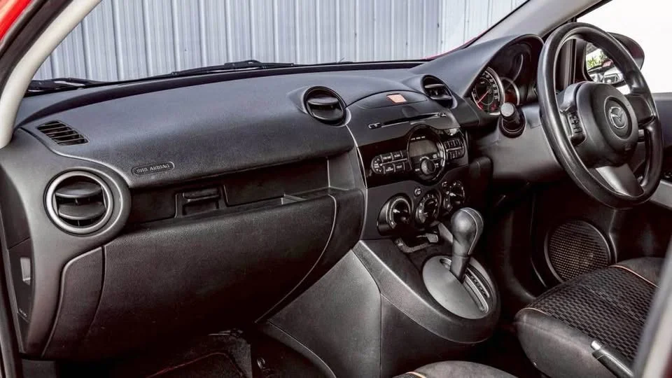 2013 Mazda 2 II 2