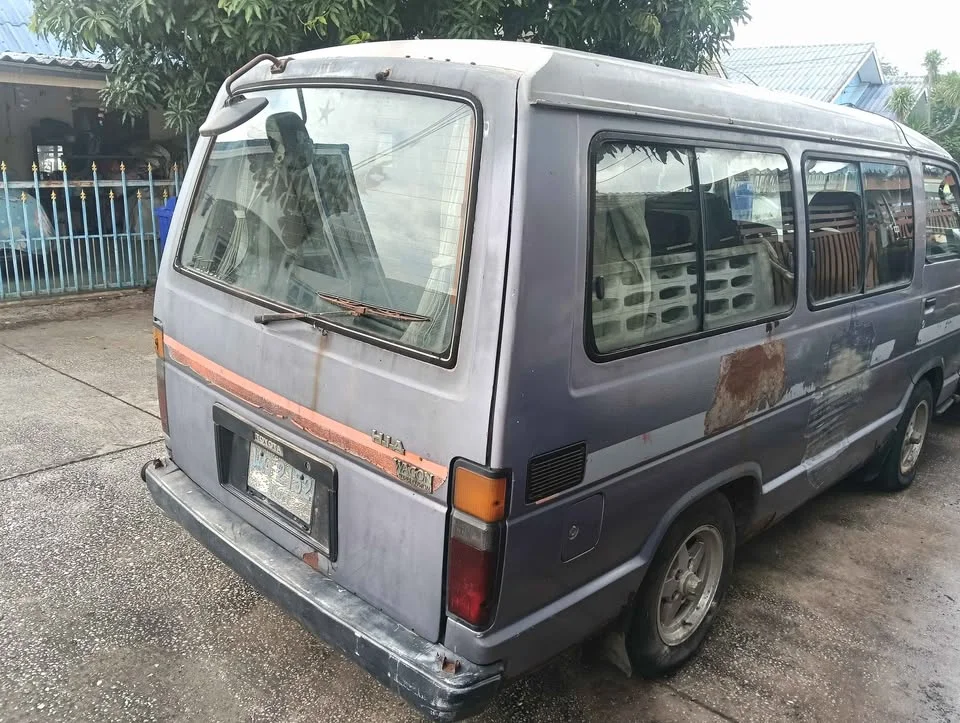 1994 Toyota Commuter III 3