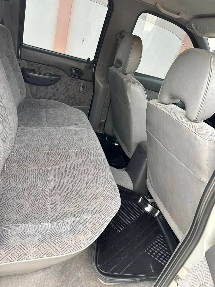 2002 Mazda 2500 Fighter V 3