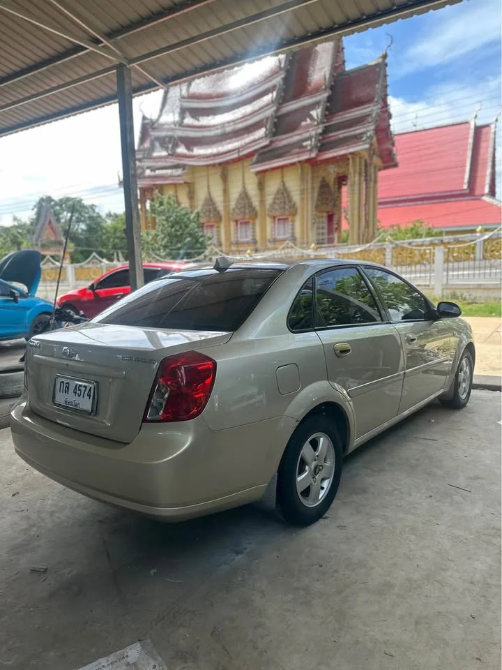 2004 Chevrolet Optra 3