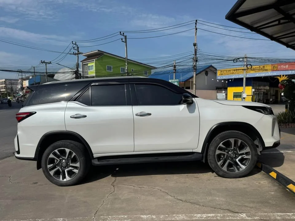 2023 Toyota Fortuner II 2