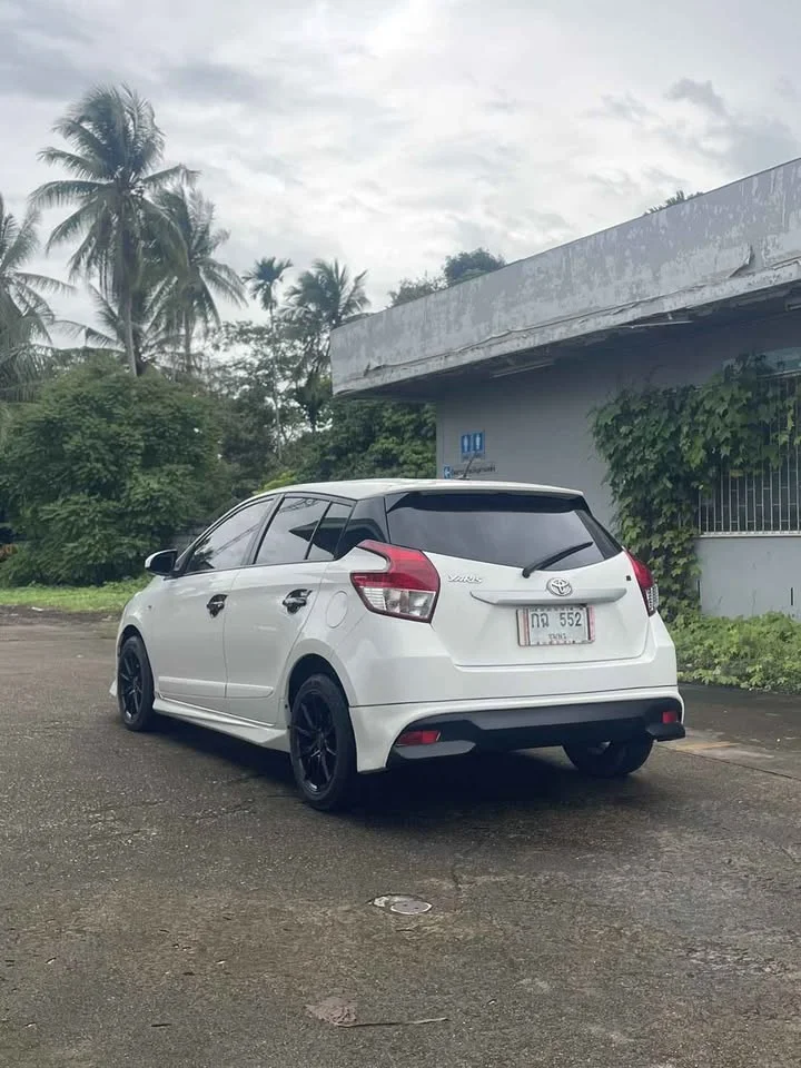 2015 Toyota Yaris III 3