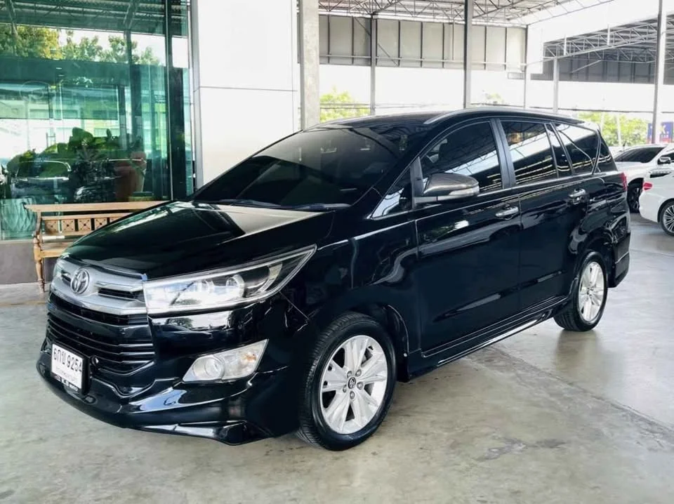 2017 Toyota Innova II 2