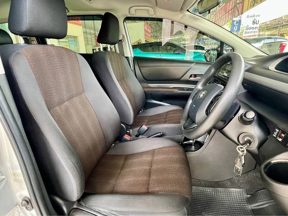 2019 Toyota Sienta II 3